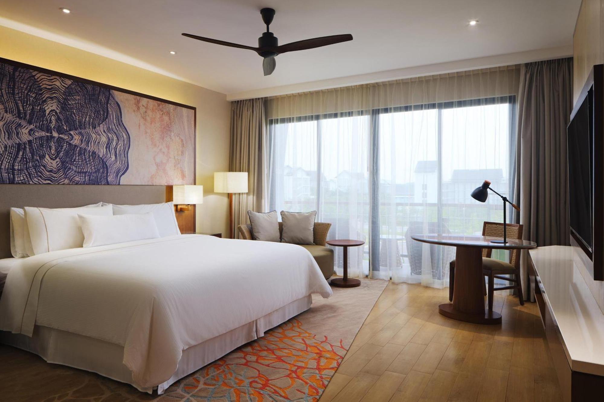 The Westin Coast 5*