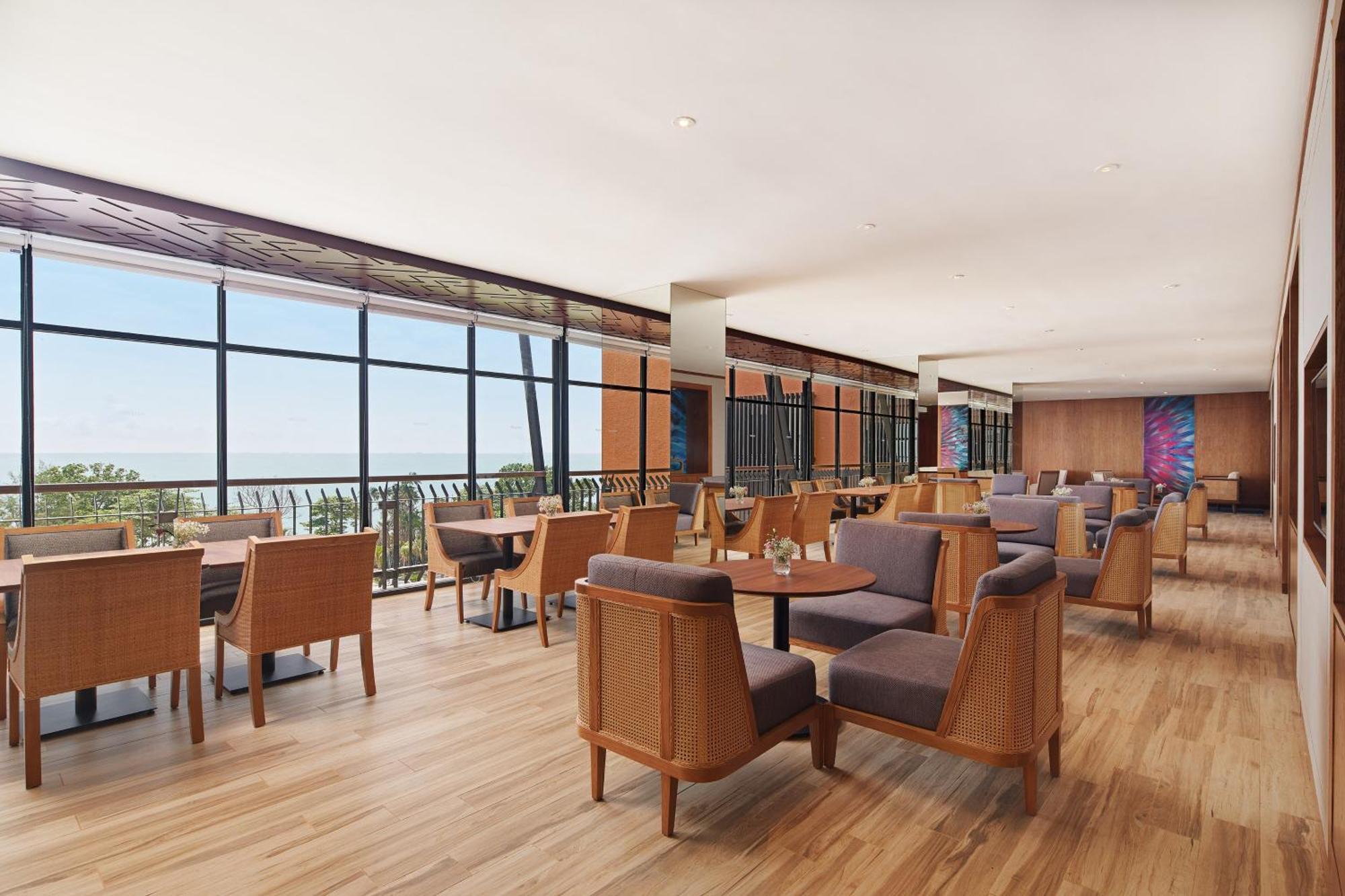 The Westin Coast 5*